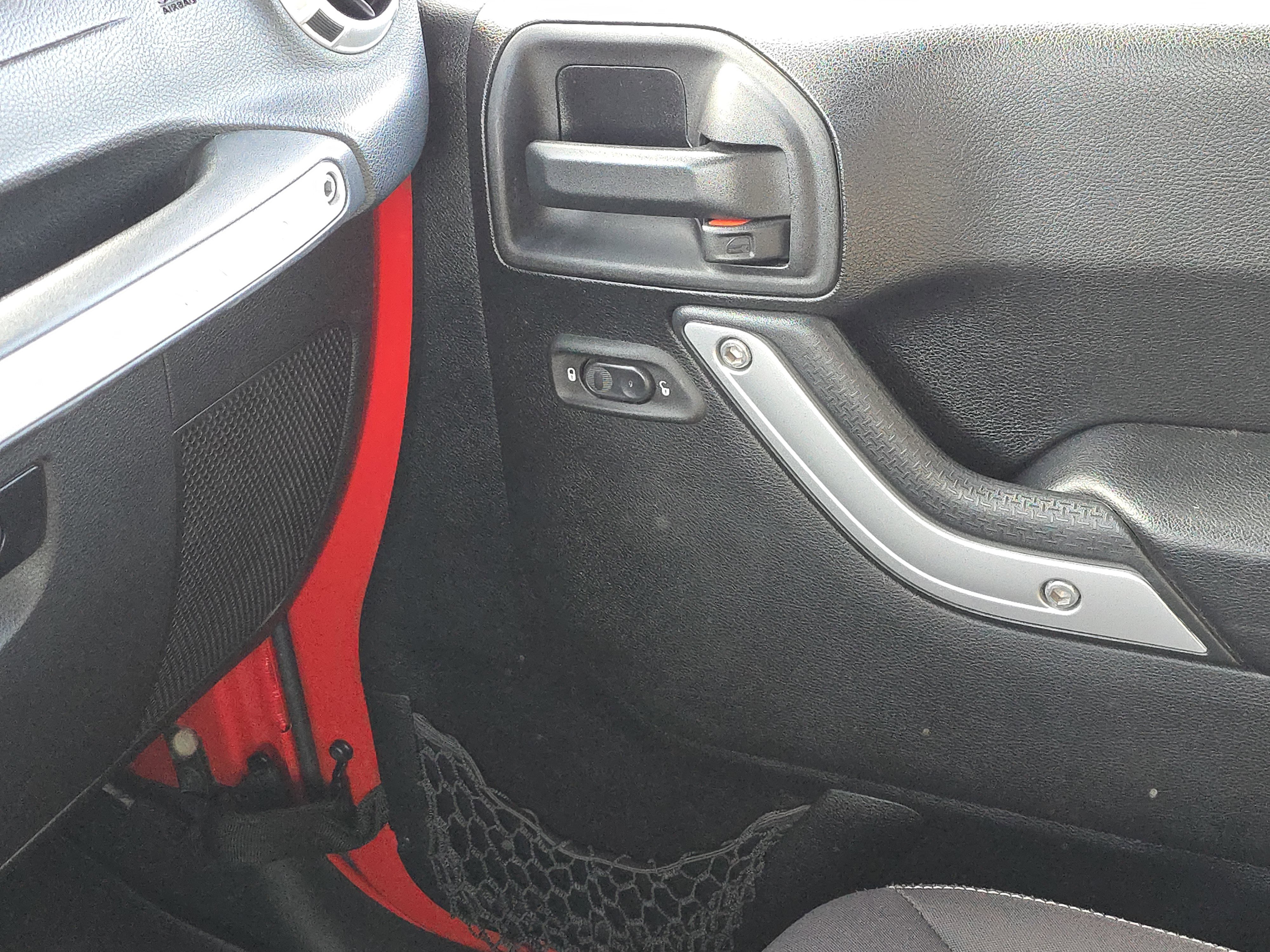 Used 2014 Jeep Wrangler Unlimited Sahara w/ Connectivity Group image 26