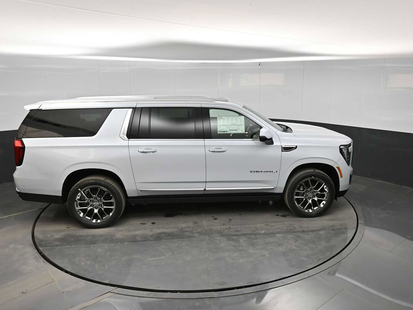 New 2026 GMC Yukon XL Denali w/ Denali Reserve Package image 29