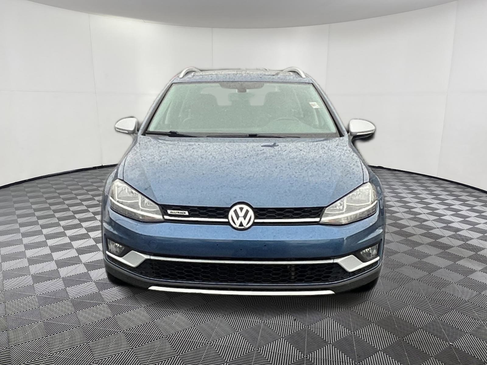 Used 2018 Volkswagen Golf Alltrack SE image 2