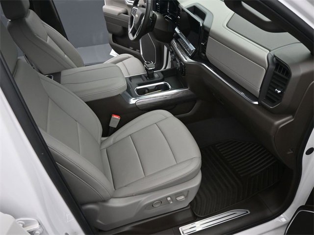 Used 2025 Chevrolet Silverado 1500 LTZ image 17