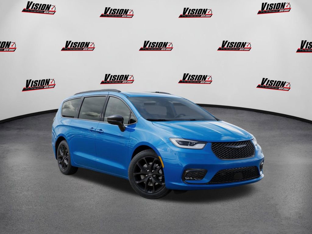 New 2026 Chrysler Pacifica Limited image 5