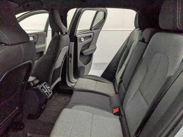 Used 2024 Volvo XC40 B5 Core image 15