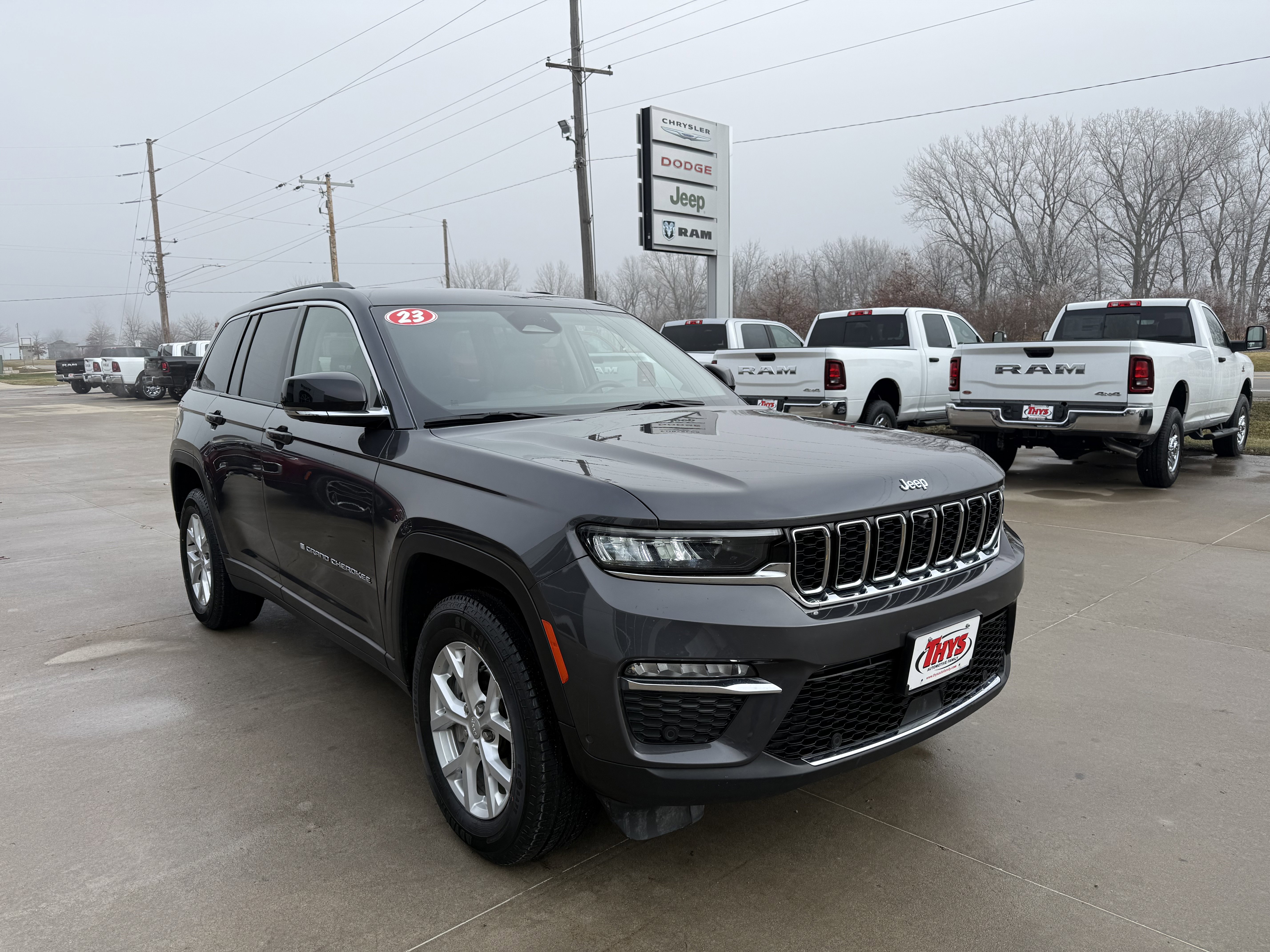 Used 2023 Jeep Grand Cherokee Limited w/ Luxury Tech Group II image 41