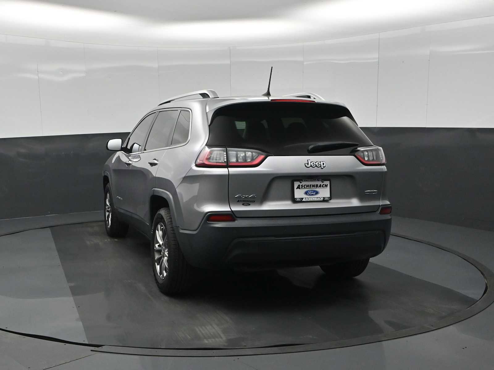 Used 2019 Jeep Cherokee Latitude Plus w/ Comfort/Convenience Group image 7