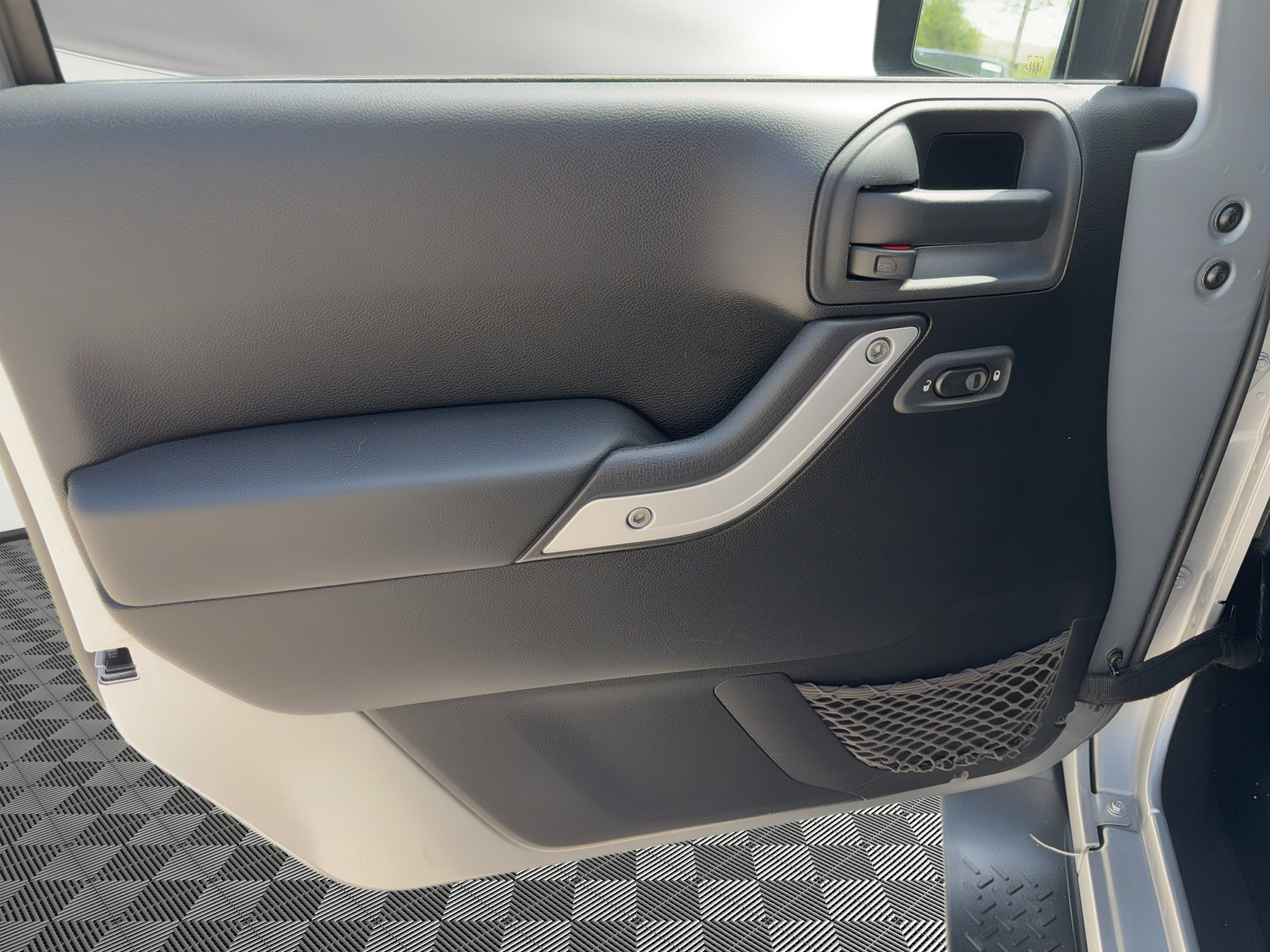 Used 2013 Jeep Wrangler Sahara w/ Connectivity Group image 14