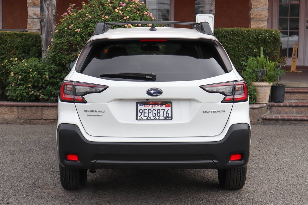Used 2023 Subaru Outback Premium image 7