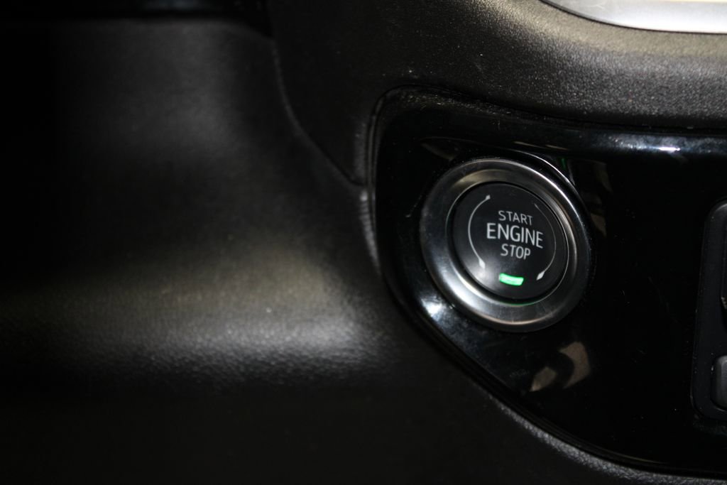 Used 2025 Chevrolet Silverado 1500 LT image 41