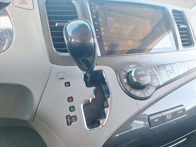 Used 2012 Toyota Sienna SE image 24