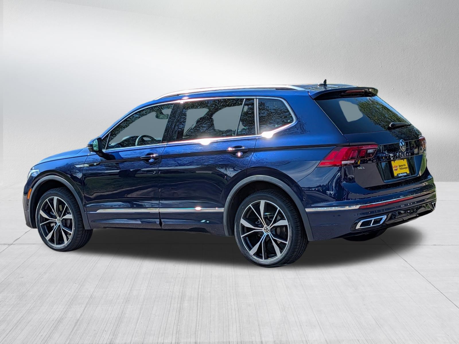 Certified 2023 Volkswagen Tiguan SEL R-Line AWD/4WD image 5