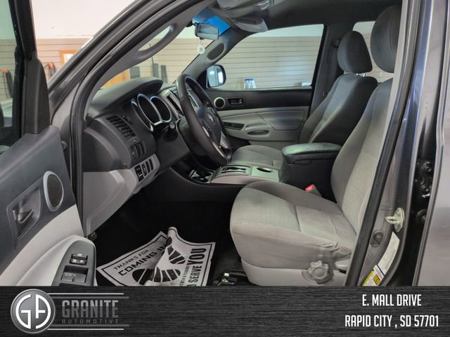 Used 2014 Toyota Tacoma PreRunner w/ SR5 Package RWD image 9