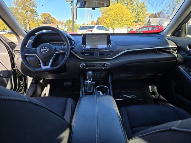 Used 2024 Nissan Altima 2.5 SV image 23