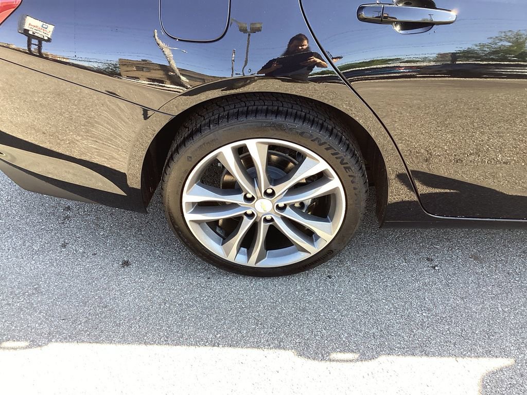 Used 2023 Chevrolet Malibu LT FWD image 23