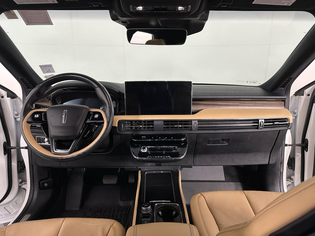 Used 2023 Lincoln Corsair Reserve w/ Equipment Group 201A image 5