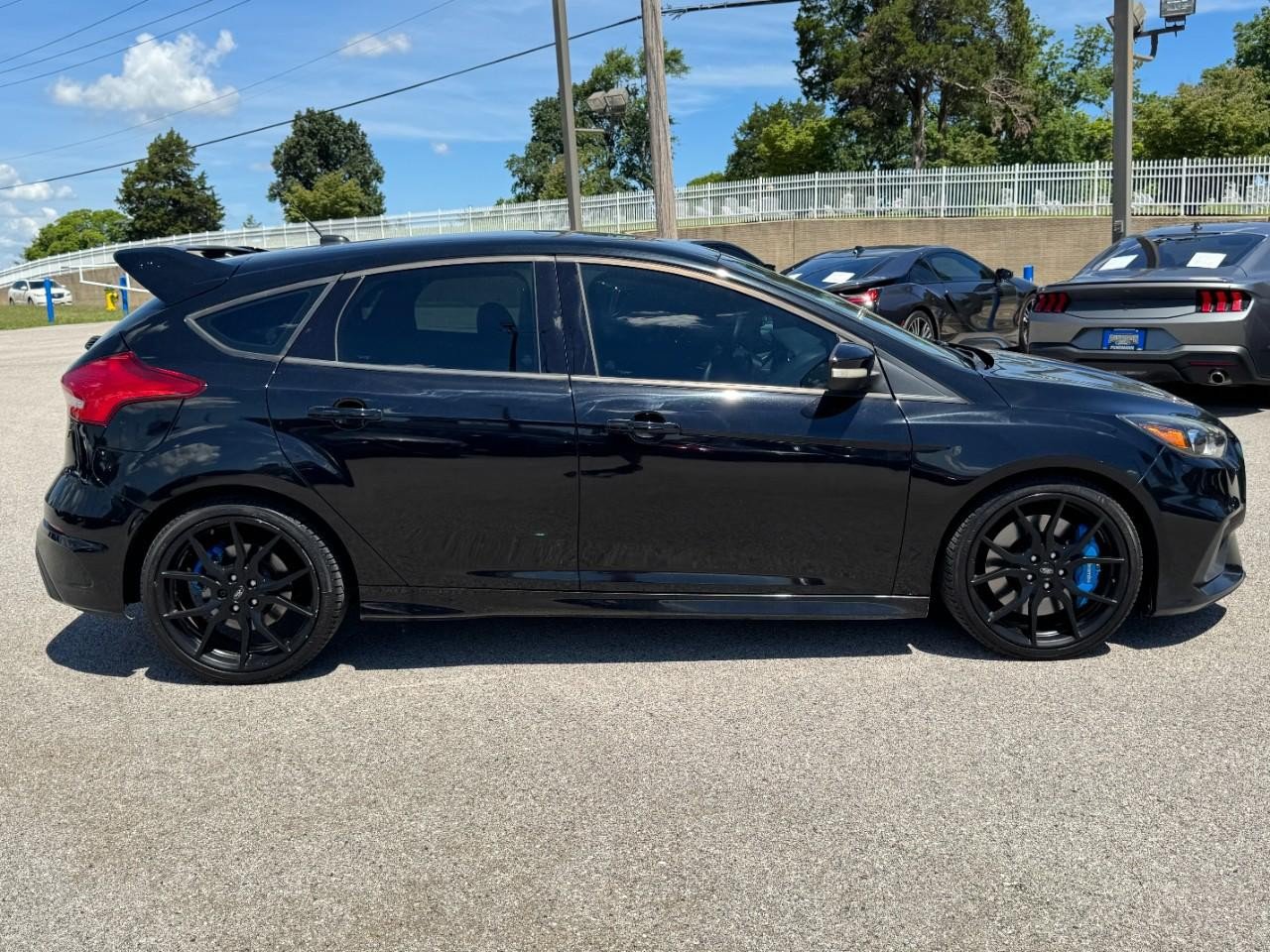 Used 2017 Ford Focus RS AWD/4WD image 2