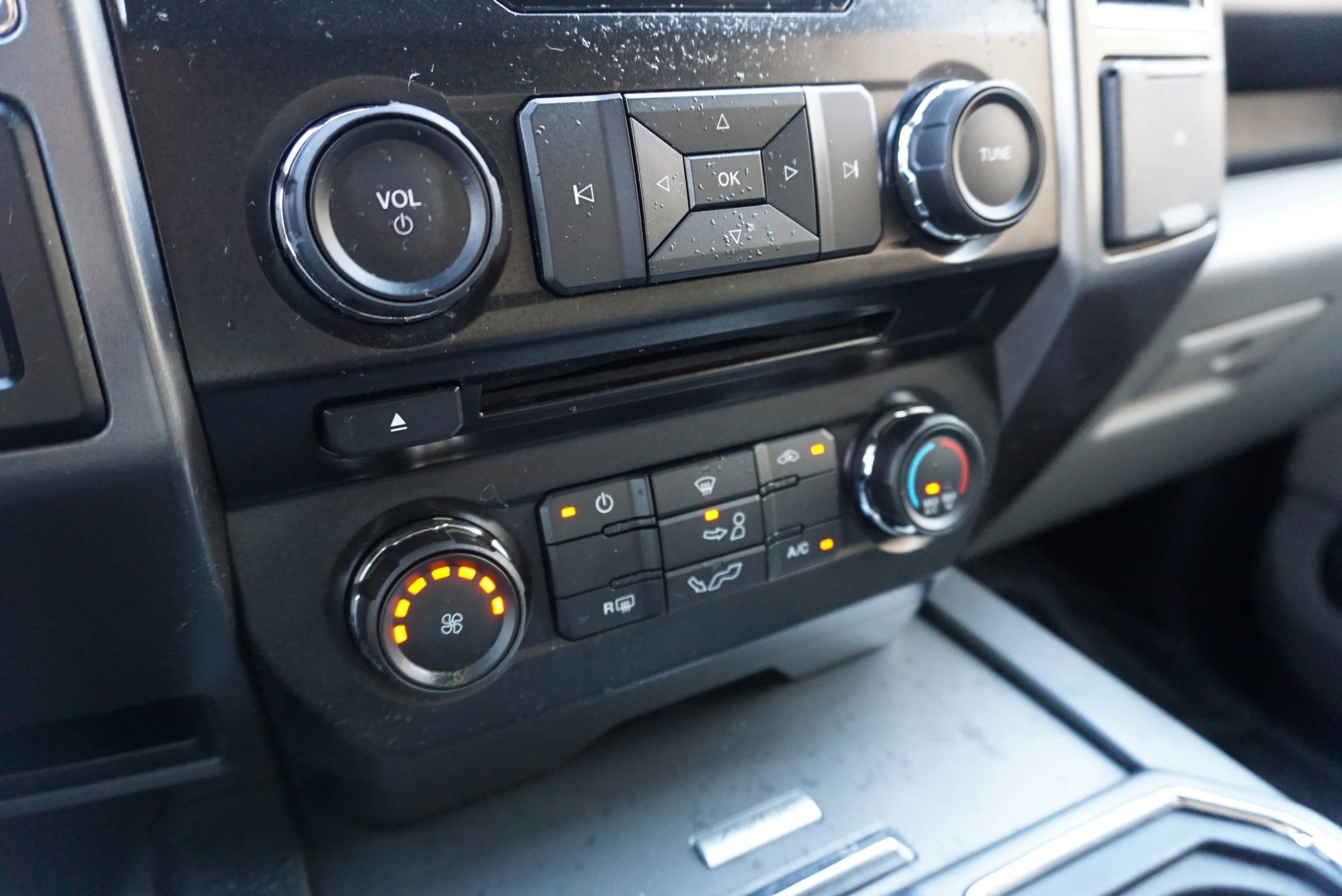 Used 2015 Ford F150 XLT w/ Equipment Group 301A Mid image 38