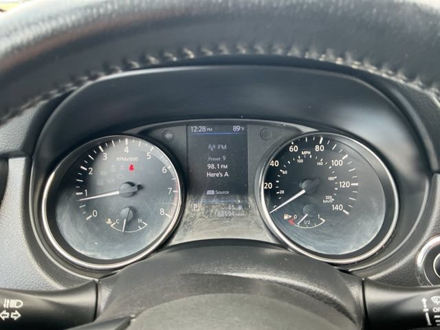 Used 2020 Nissan Rogue SV FWD image 21