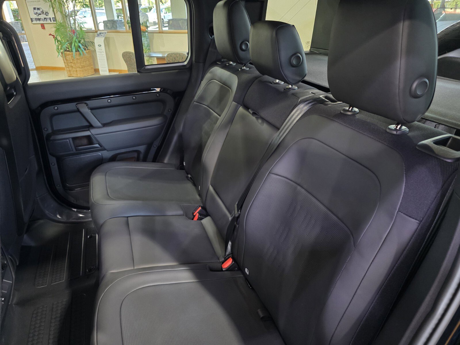 New 2026 Land Rover Defender 110 OCTA image 13