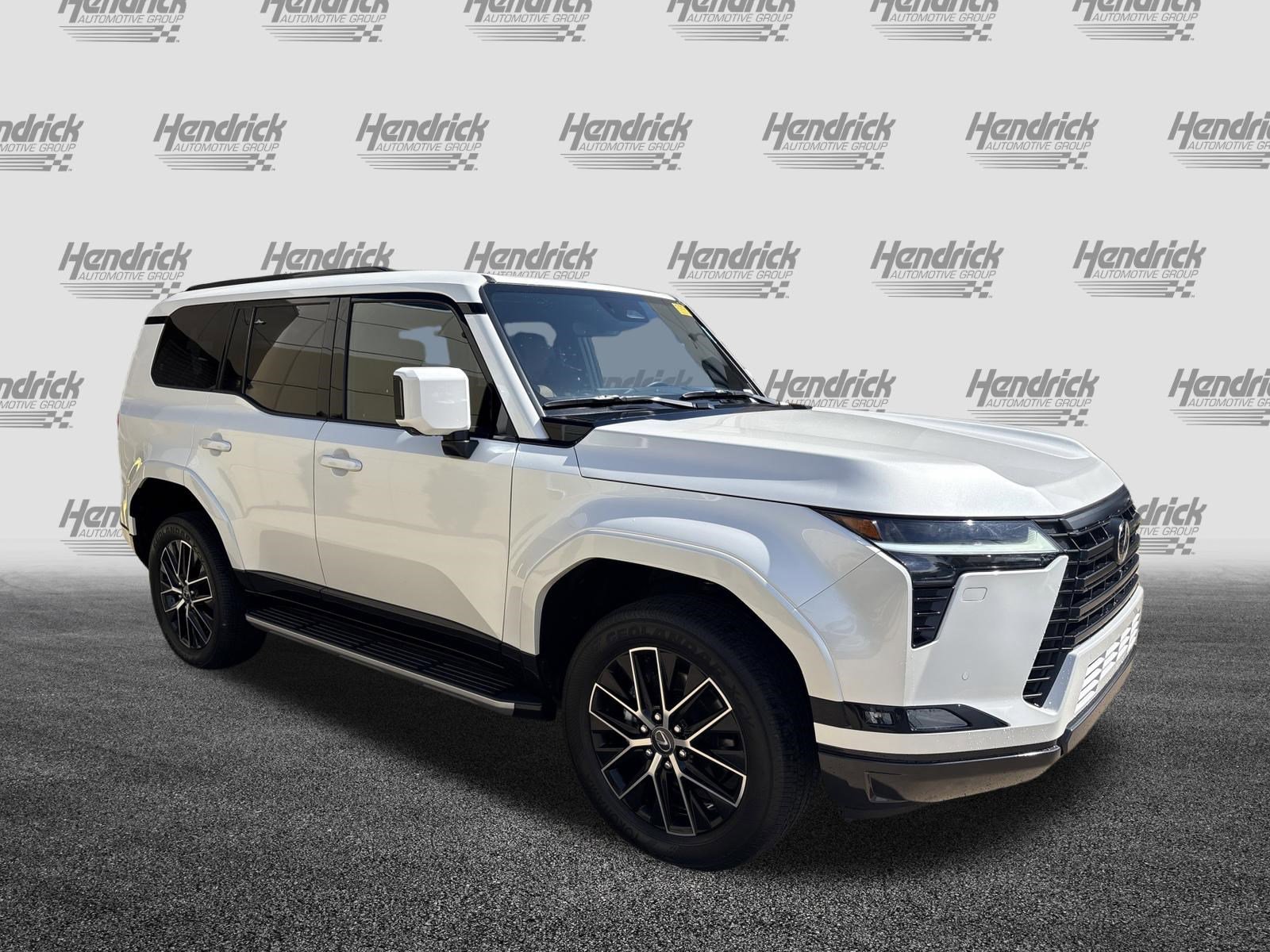 Used 2025 Lexus GX 550 w/ Cold Area Package AWD/4WD image 2