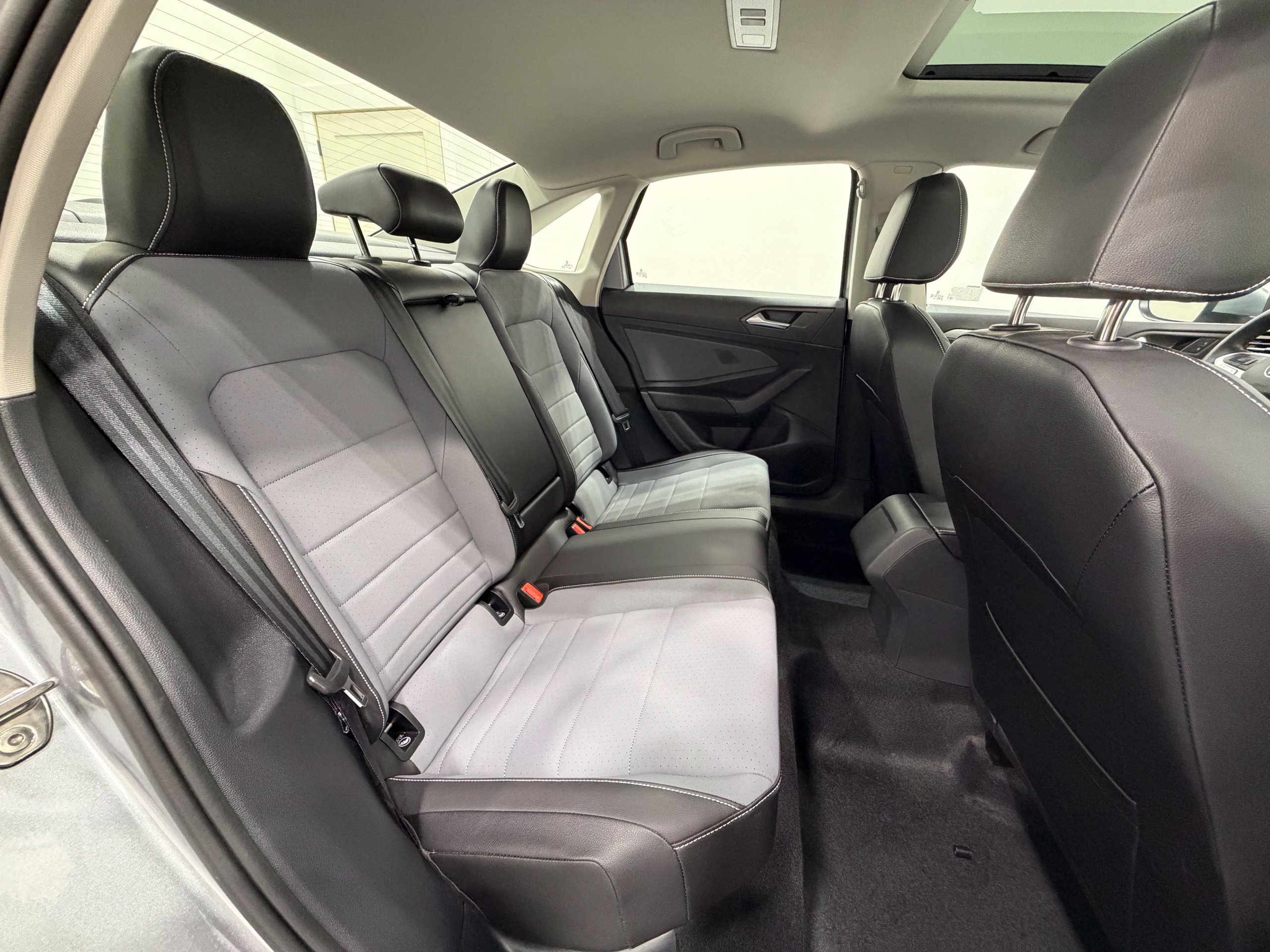 Certified 2026 Volkswagen Jetta SE FWD image 27