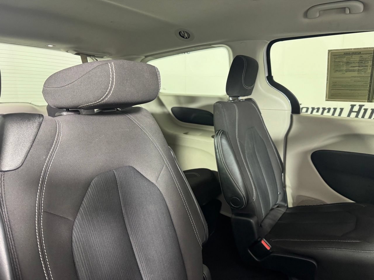 Used 2023 Chrysler Voyager LX FWD image 25