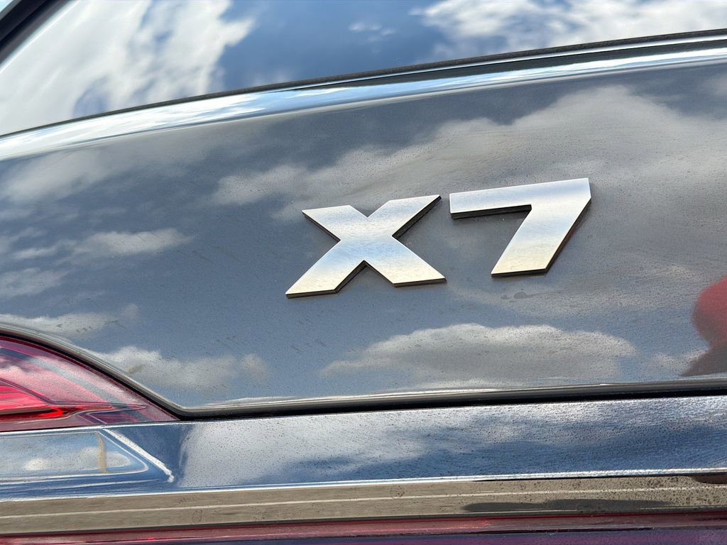 Used 2022 BMW X7 M50i w/ Executive Package image 11