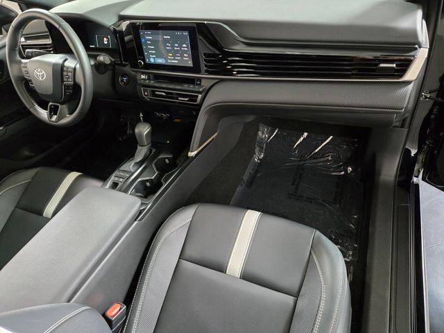 Used 2025 Toyota Camry SE image 23