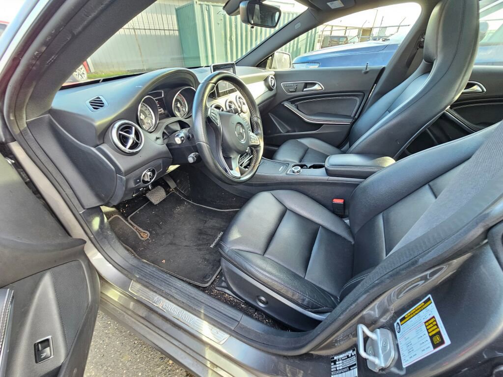 Used 2015 Mercedes-Benz CLA 250 image 11