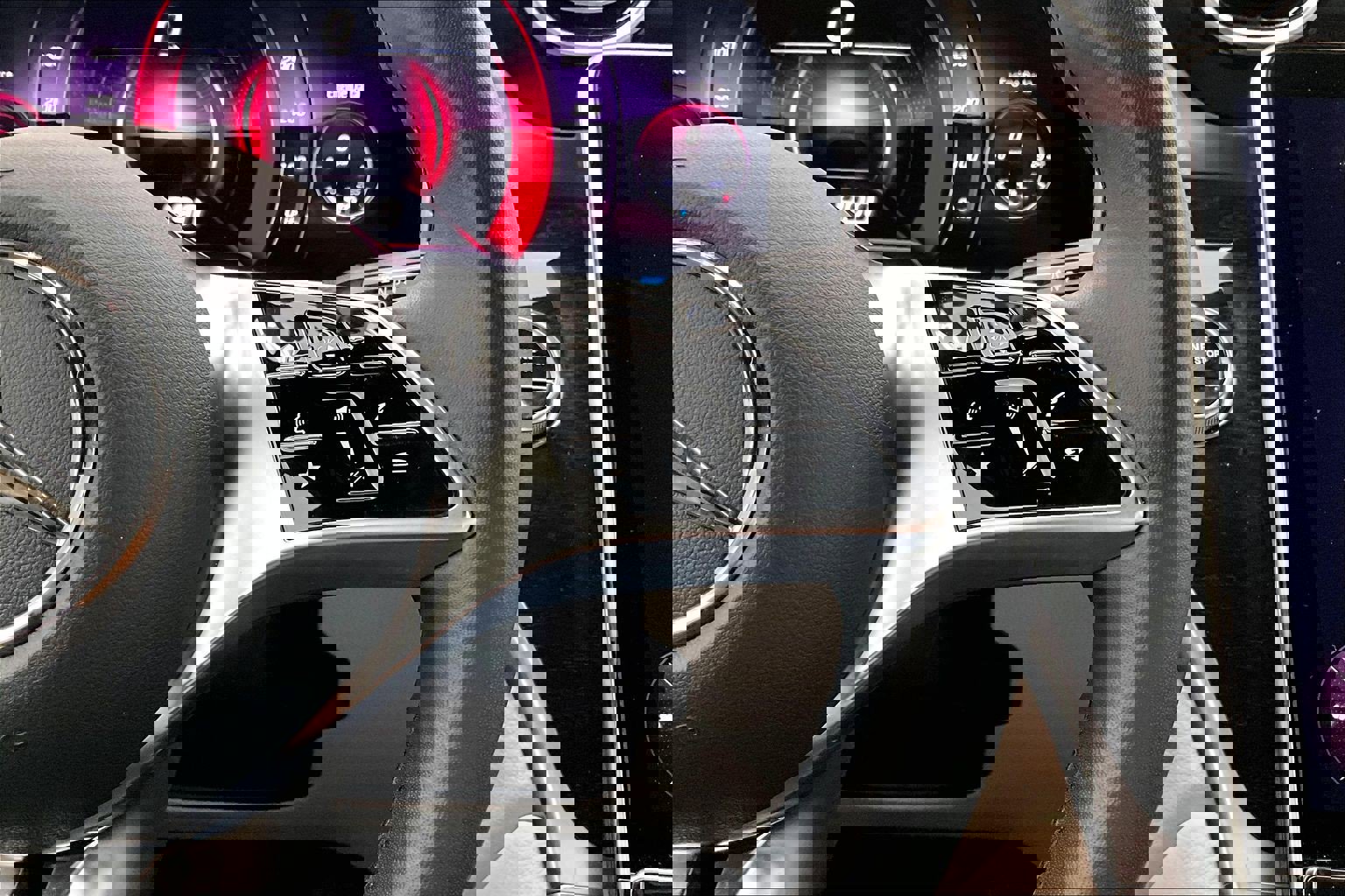 Certified 2025 Mercedes-Benz GLC 300 image 21