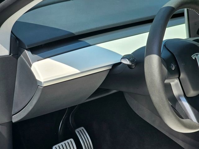 Used 2023 Tesla Model Y Performance AWD/4WD image 16