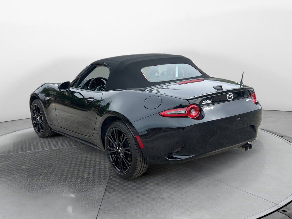 New 2026 MAZDA MX-5 Miata Club w/ Interior Package RWD image 5