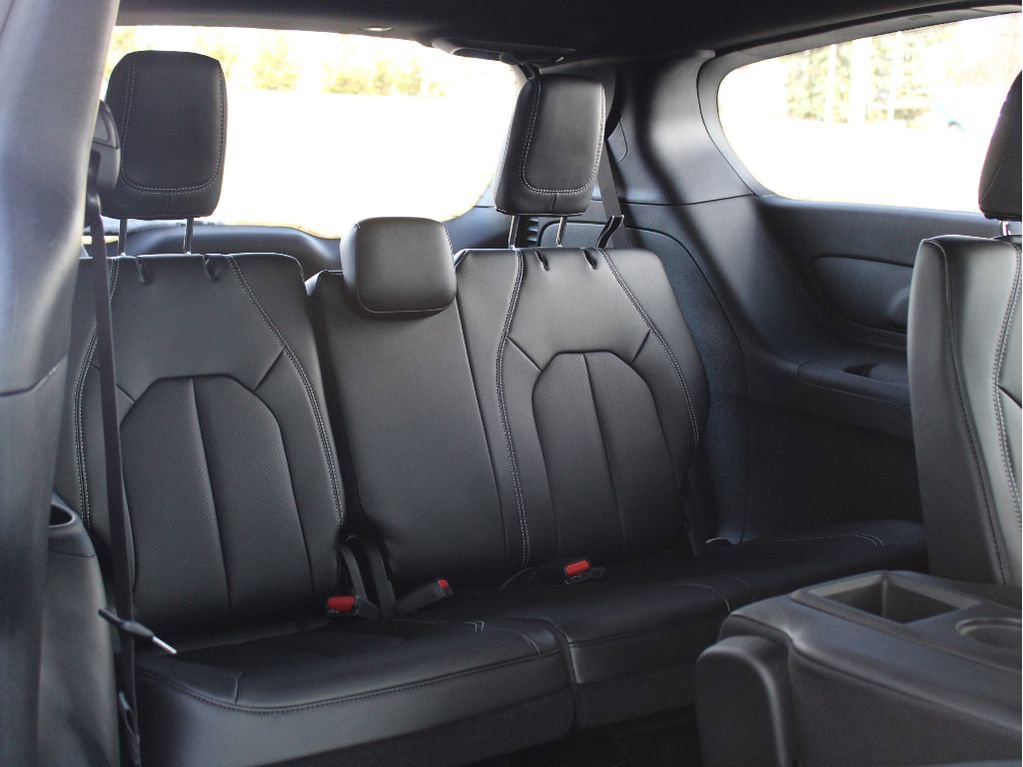 New 2026 Chrysler Pacifica Select image 31