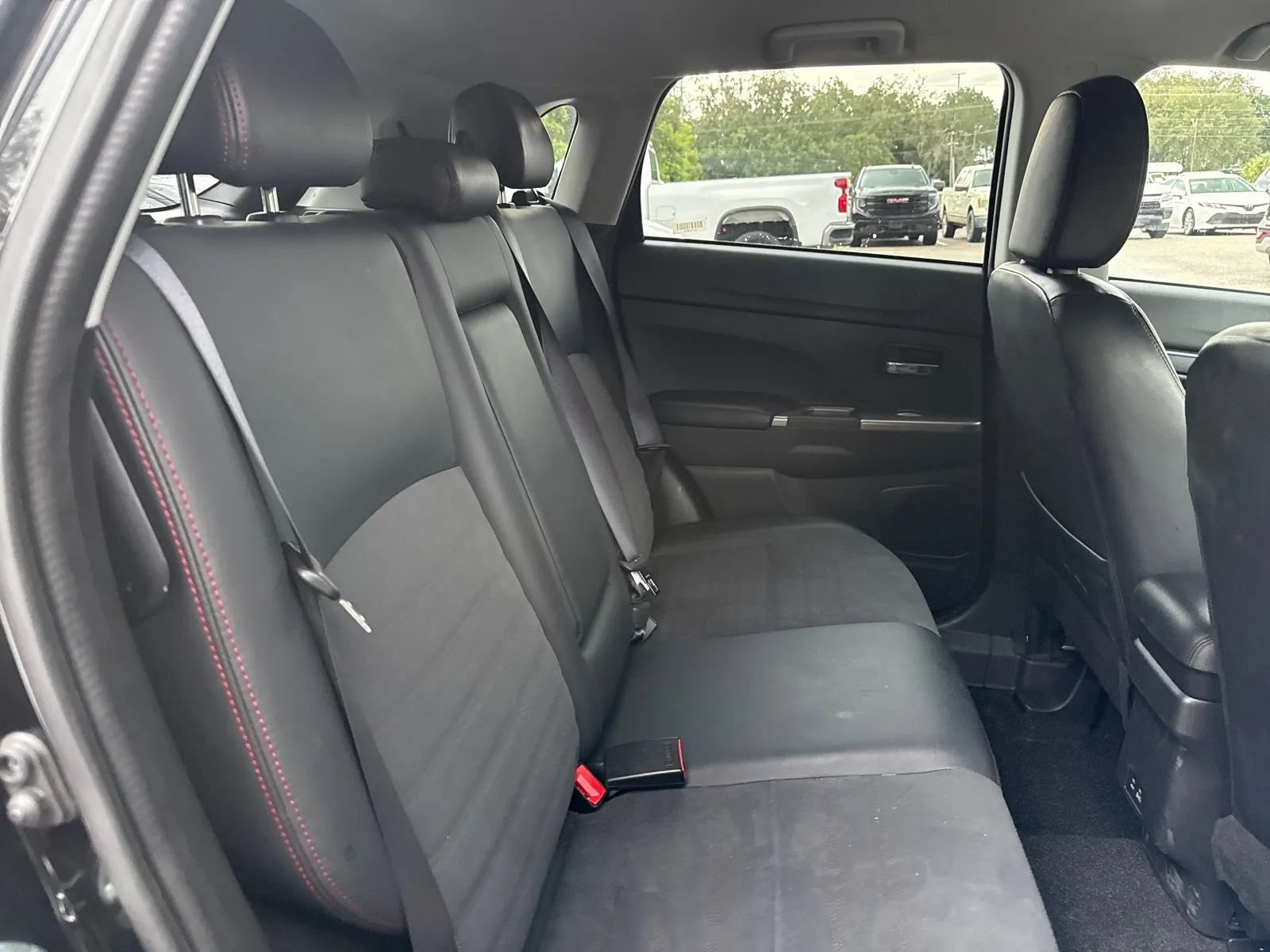 Used 2025 Mitsubishi Outlander Sport SE AWD/4WD image 14