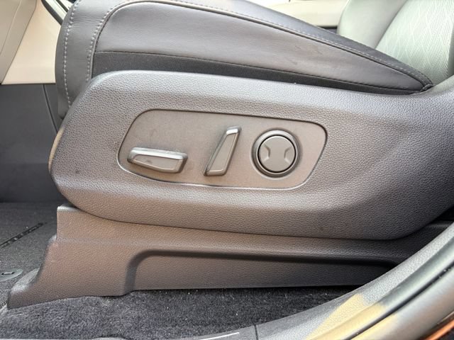 Used 2024 Kia Carnival EX FWD image 4