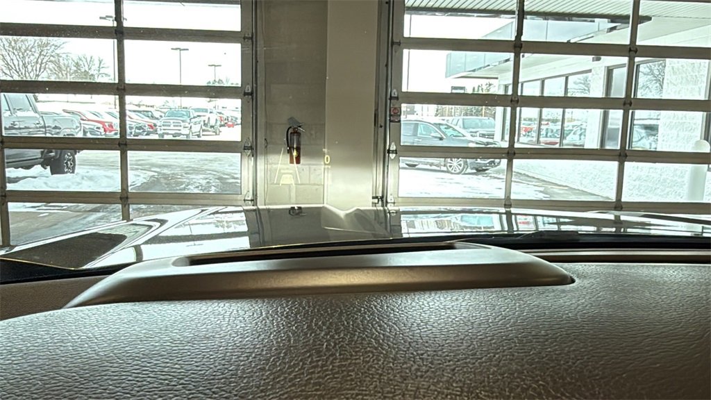 Used 2021 GMC Yukon Denali w/ Denali Premium Package image 35