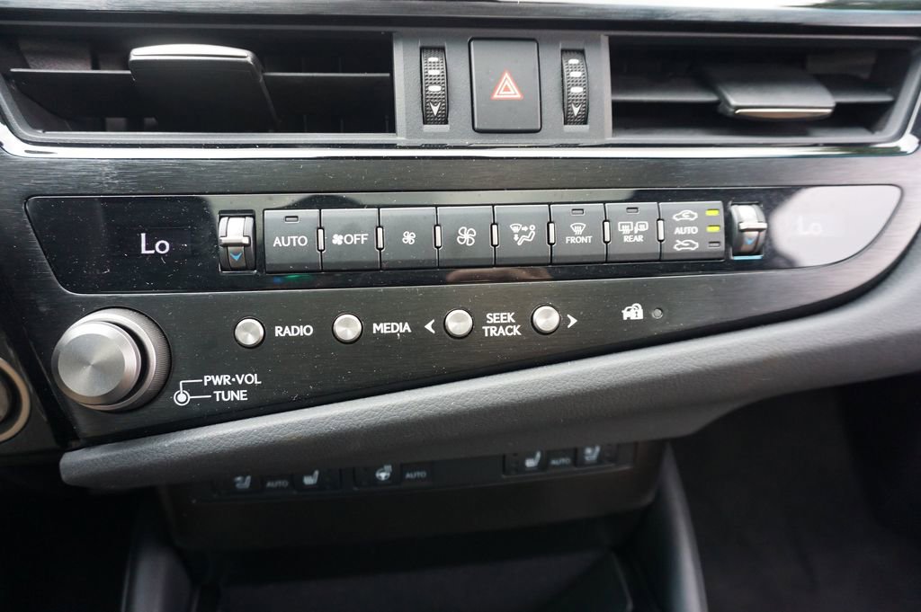 Used 2023 Lexus ES 350 w/ Premium Package FWD image 12