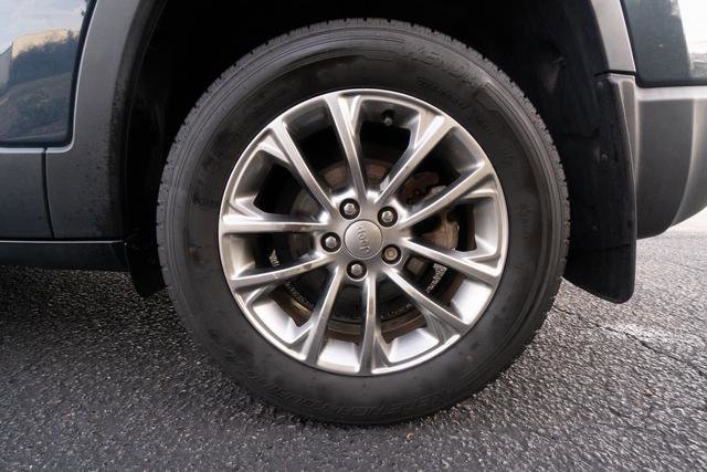 Used 2020 Jeep Cherokee Latitude Plus image 45