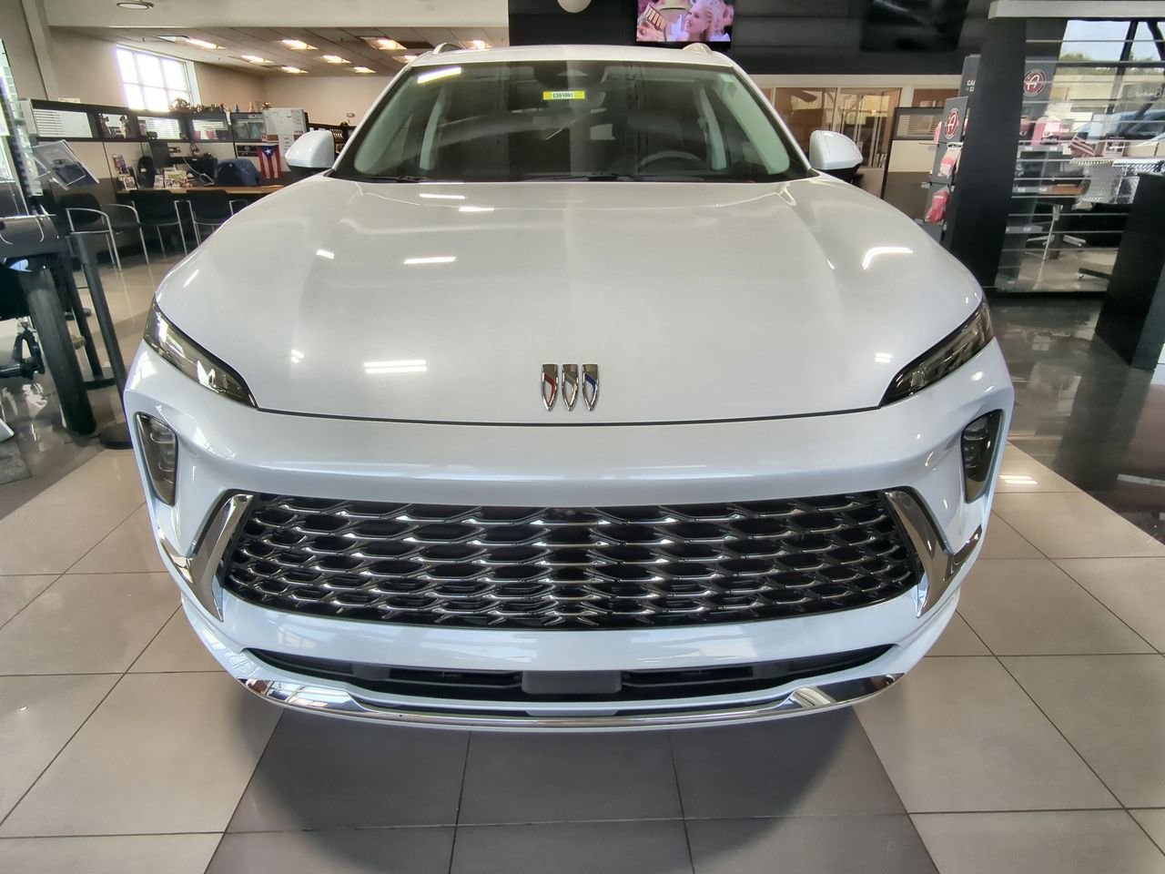 Used 2025 Buick Envision Avenir AWD/4WD image 3