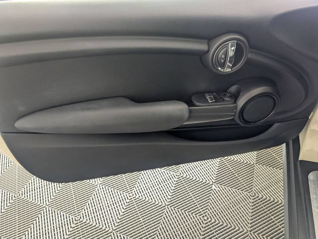 Used 2017 MINI Cooper 2-Door Hardtop FWD image 10