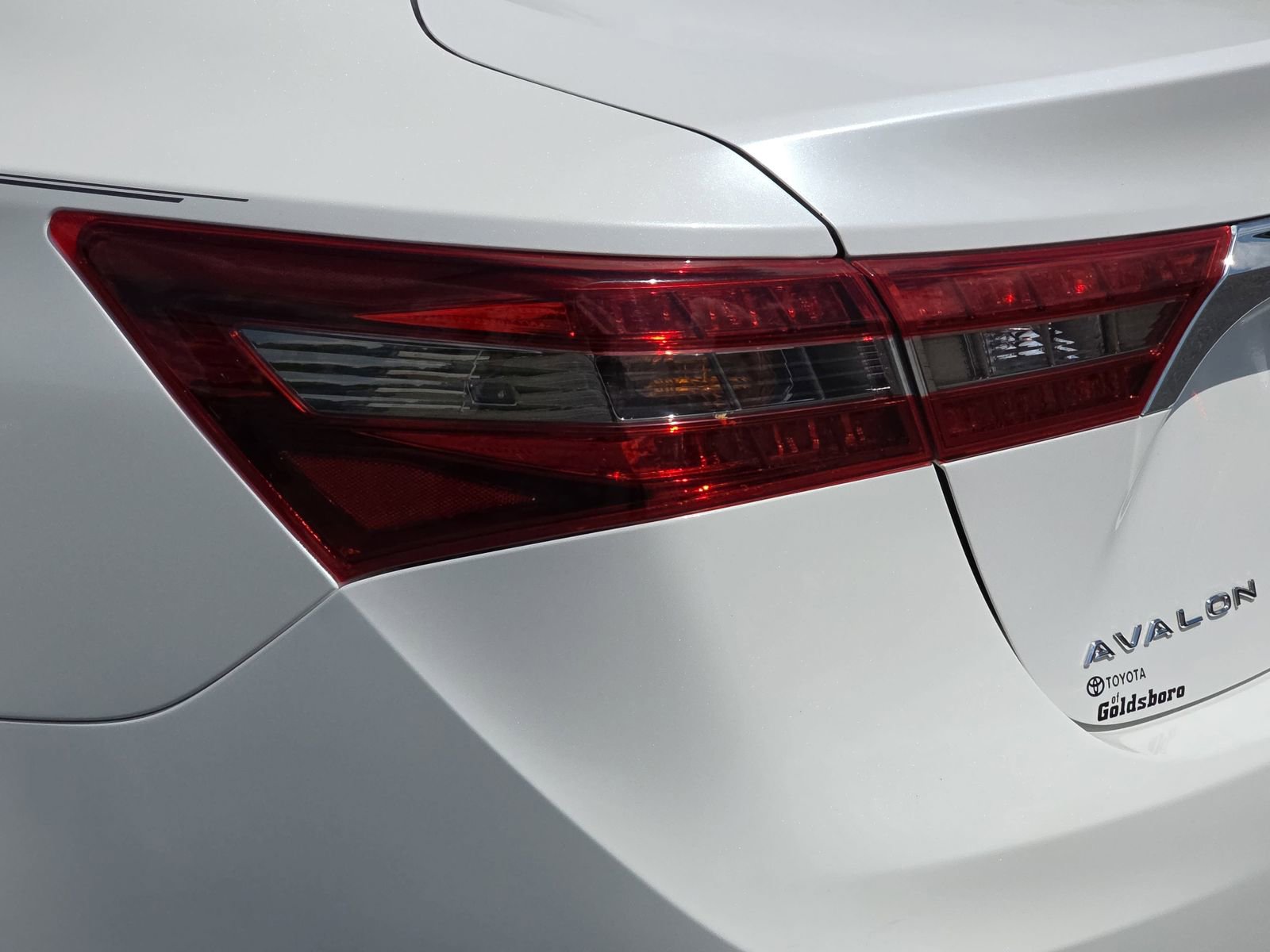 Used 2016 Toyota Avalon XLE FWD image 32