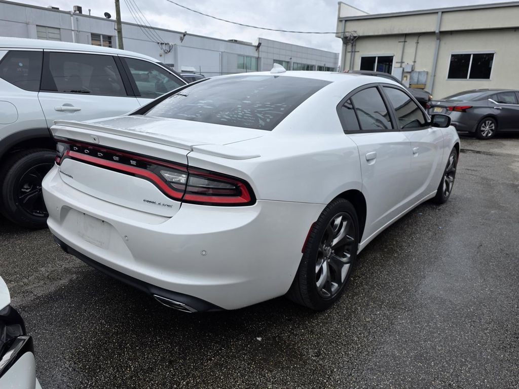 Used 2016 Dodge Charger SXT w/ Plus Group RWD image 3