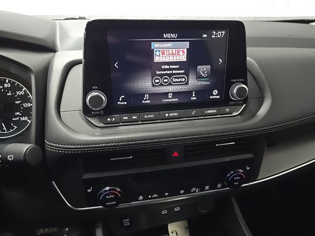 Used 2025 Nissan Rogue SV w/ SV Premium Package image 25