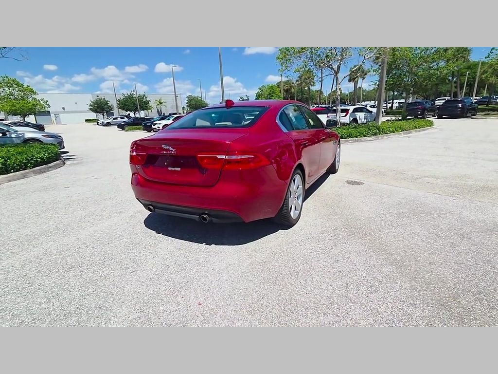 Used 2017 Jaguar XE Premium RWD image 6