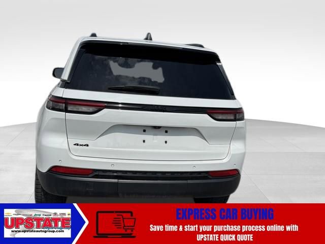 Used 2023 Jeep Grand Cherokee Altitude image 7