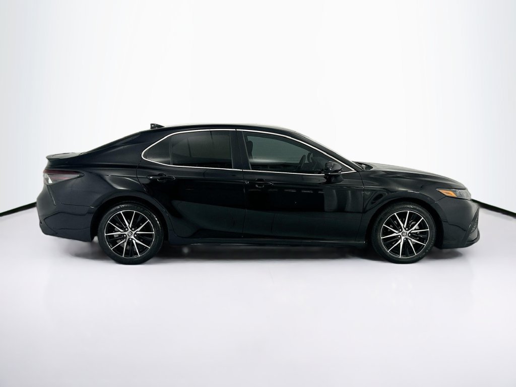 Used 2021 Toyota Camry SE w/ Carpet Mat Package (TMS) FWD image 4