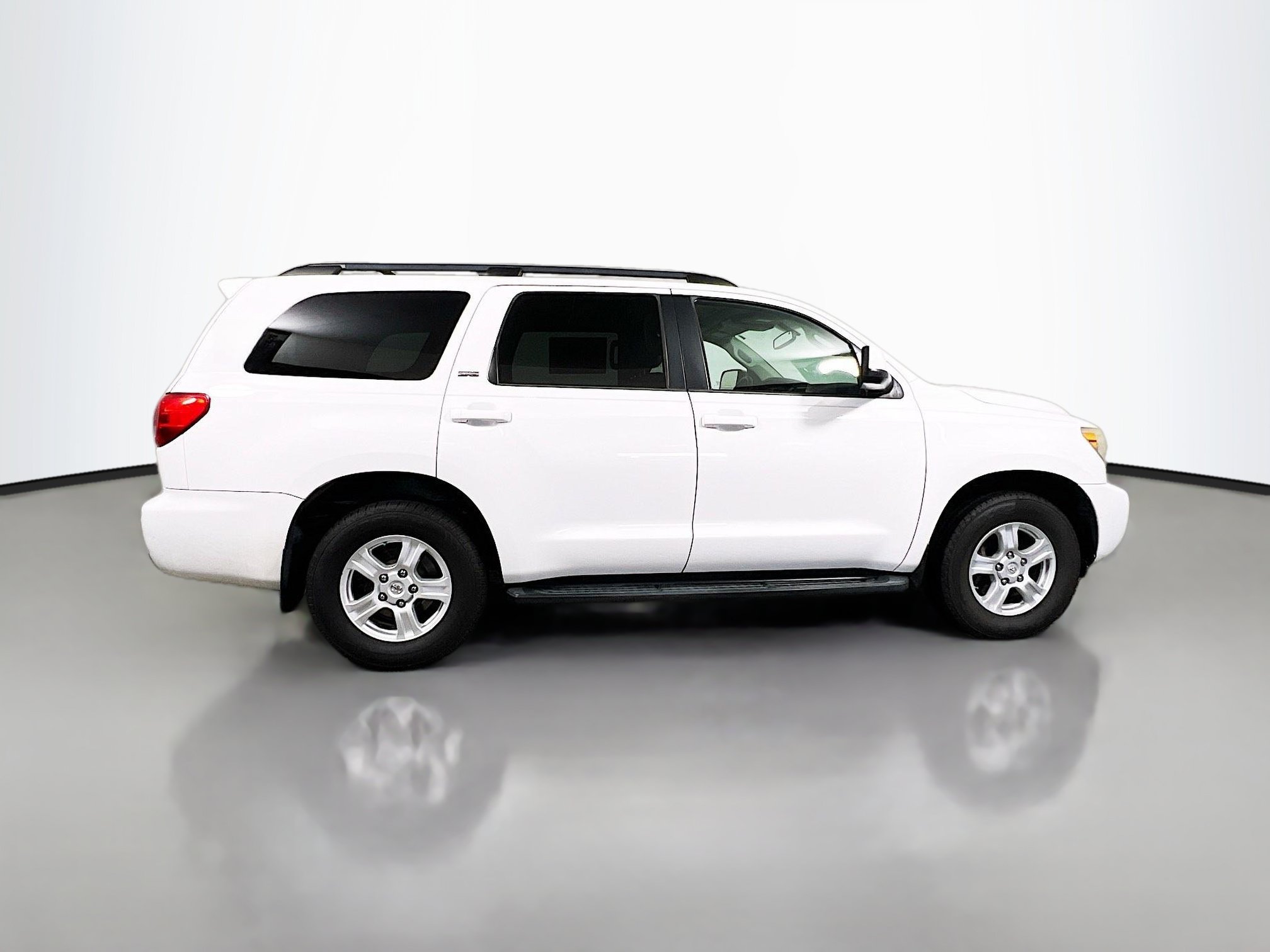 Used 2017 Toyota Sequoia SR5 w/ Premium Package RWD image 3
