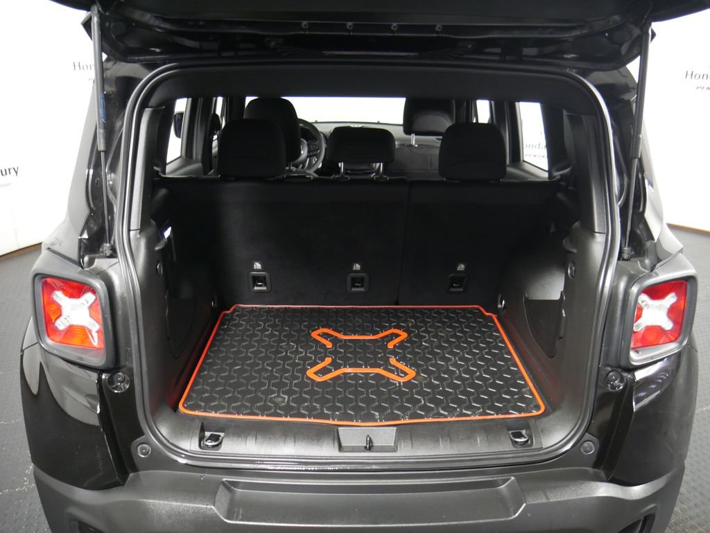 Used 2021 Jeep Renegade Latitude image 6