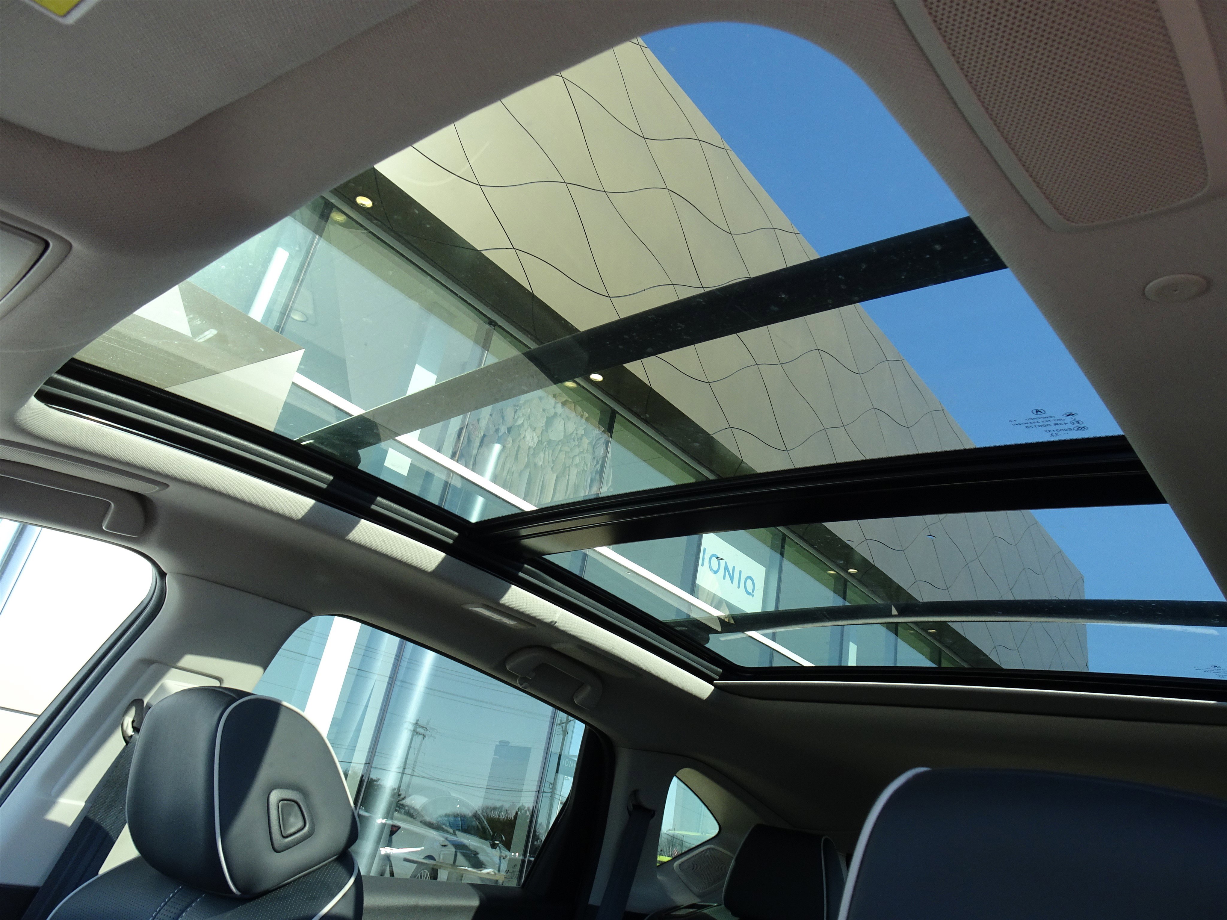 Used 2023 Acura RDX AWD w/ Advance Package image 12