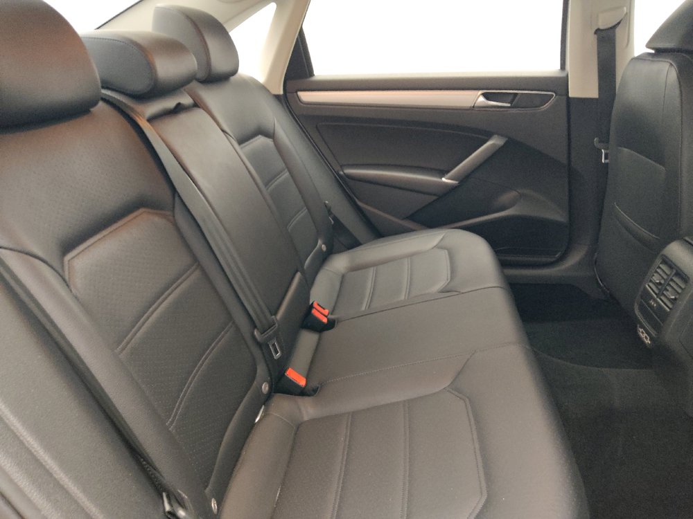 Used 2019 Volkswagen Passat 2.0T Wolfsburg w/ Wheels & Sunroof Package FWD image 19