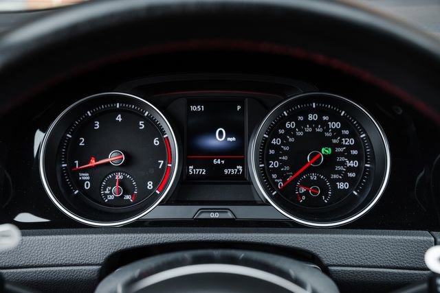 Used 2021 Volkswagen Golf S image 12