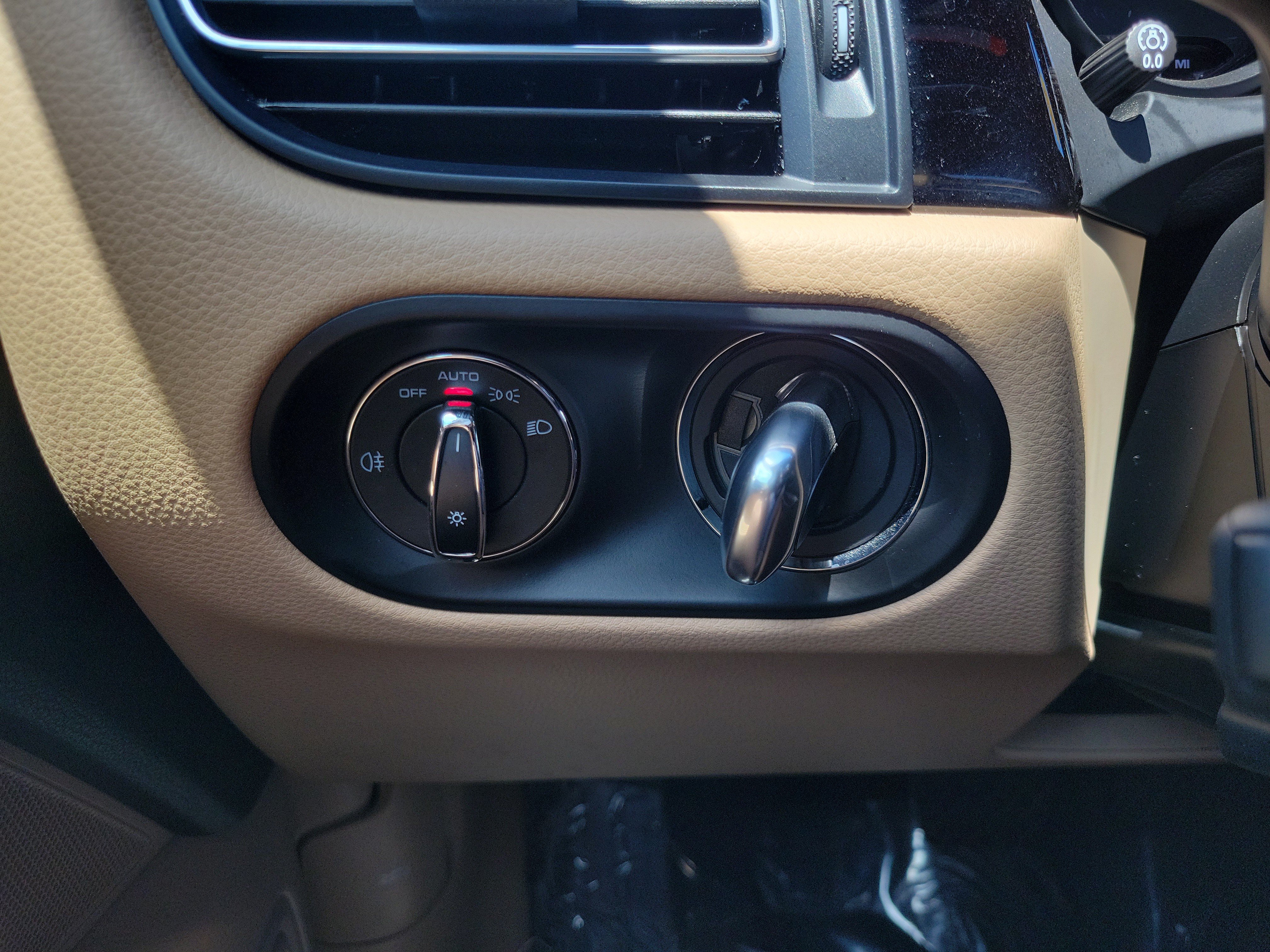 Certified 2024 Porsche Macan S AWD/4WD image 29